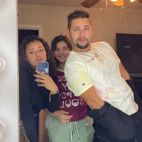 Meet your Posher, Alex - Picture 1 of 1